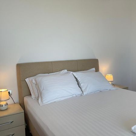 Nemesis Hotel Sarandë Eksteriør billede