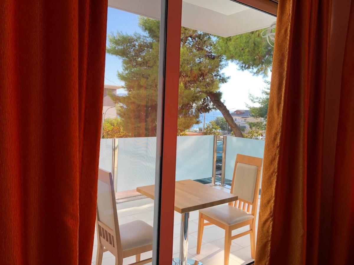 Nemesis Hotel Sarandë Eksteriør billede