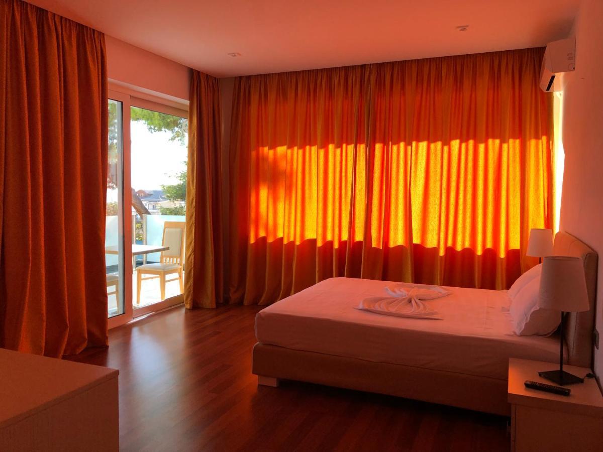 Nemesis Hotel Sarandë Eksteriør billede
