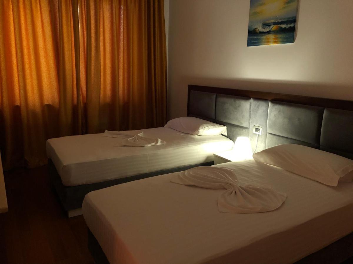 Nemesis Hotel Sarandë Eksteriør billede