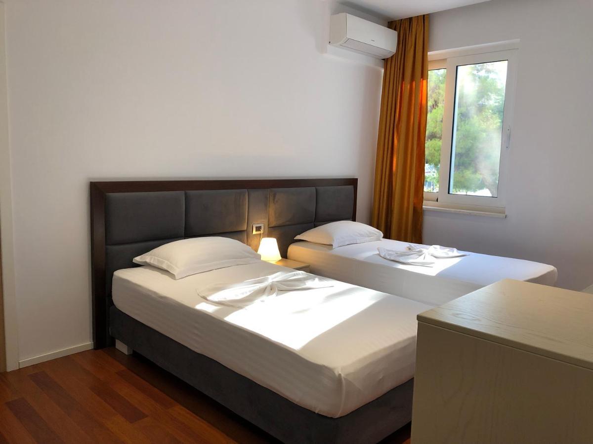 Nemesis Hotel Sarandë Eksteriør billede
