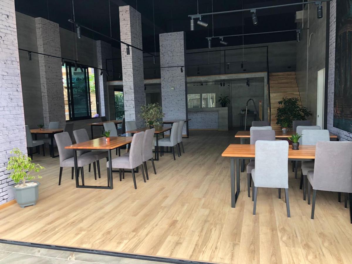 Nemesis Hotel Sarandë Eksteriør billede