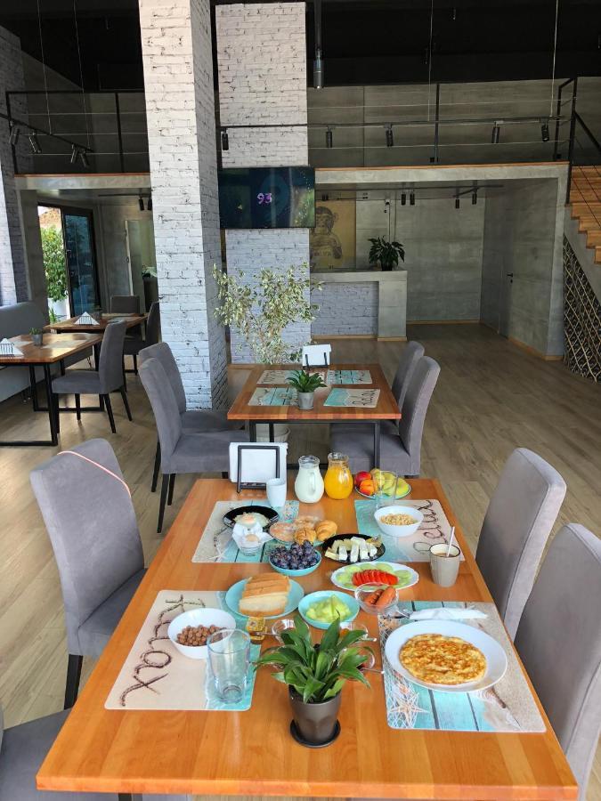 Nemesis Hotel Sarandë Eksteriør billede