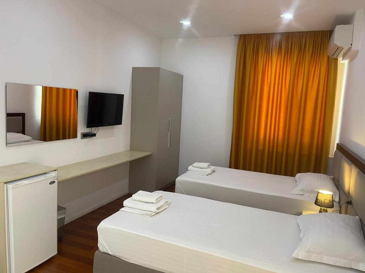 Nemesis Hotel Sarandë Eksteriør billede