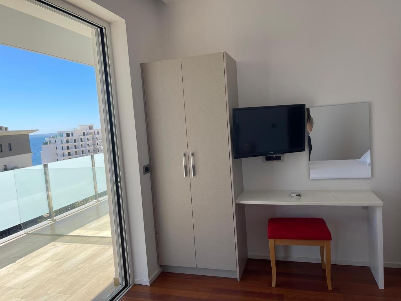 Nemesis Hotel Sarandë Eksteriør billede