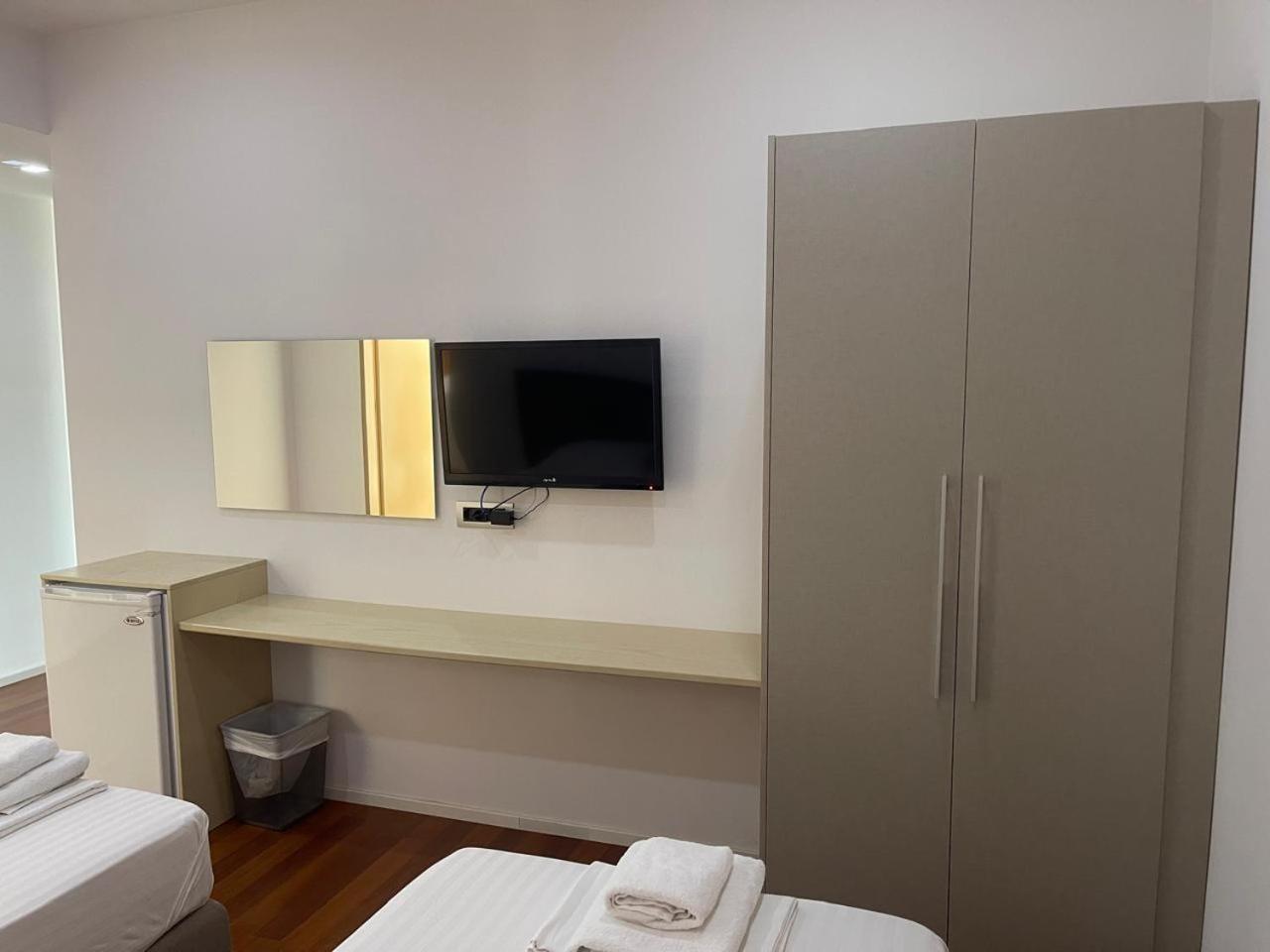 Nemesis Hotel Sarandë Eksteriør billede