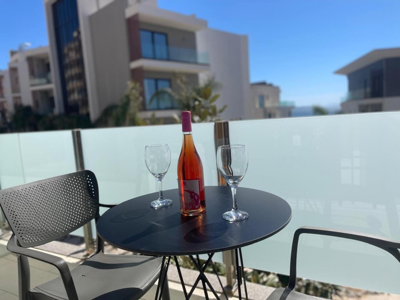 Nemesis Hotel Sarandë Eksteriør billede