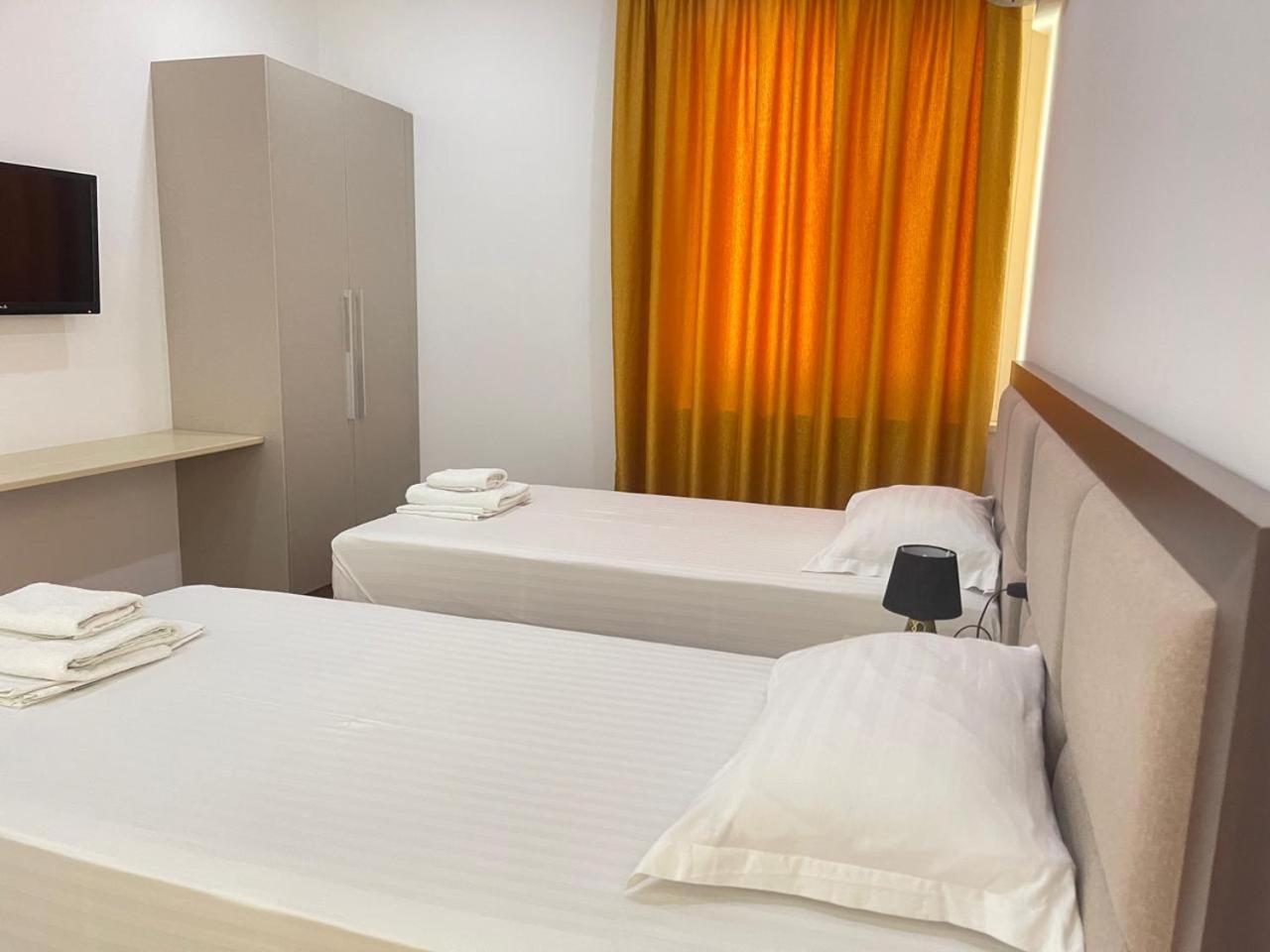 Nemesis Hotel Sarandë Eksteriør billede