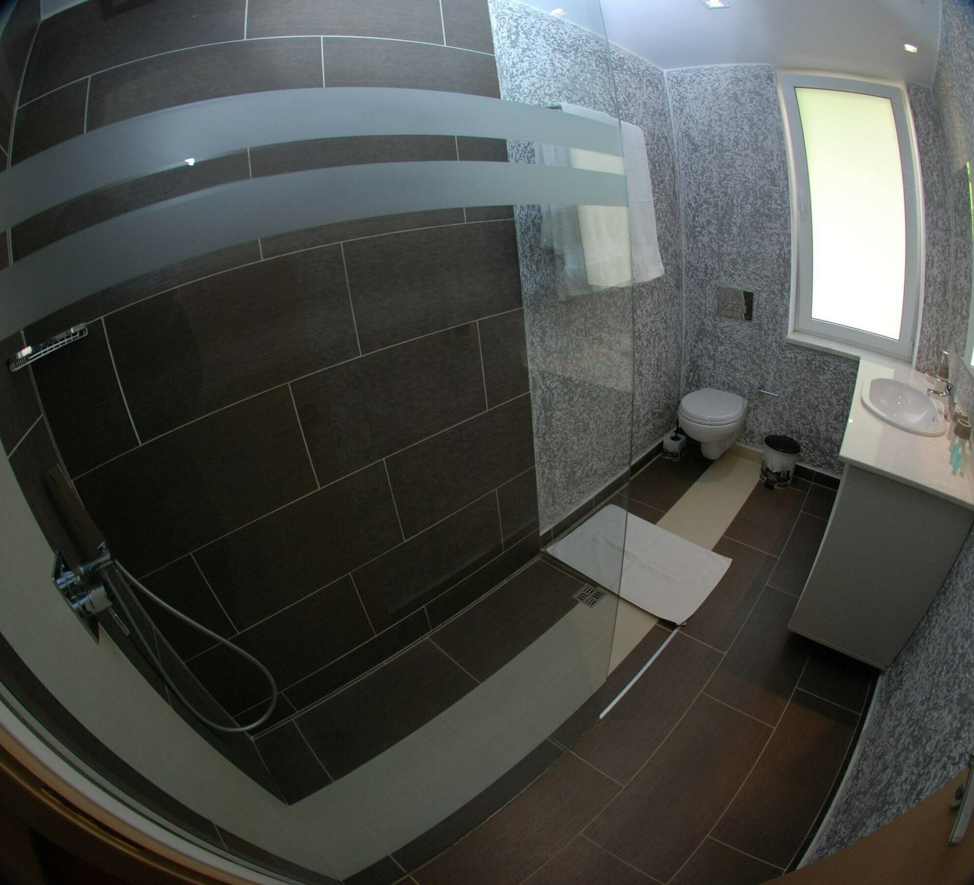 Nemesis Hotel Sarandë Eksteriør billede