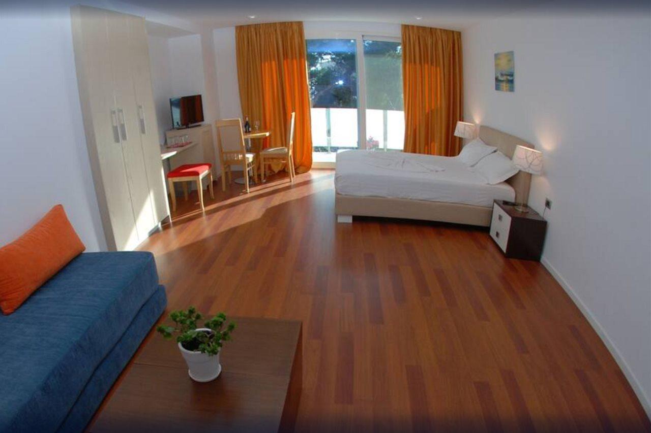 Nemesis Hotel Sarandë Eksteriør billede