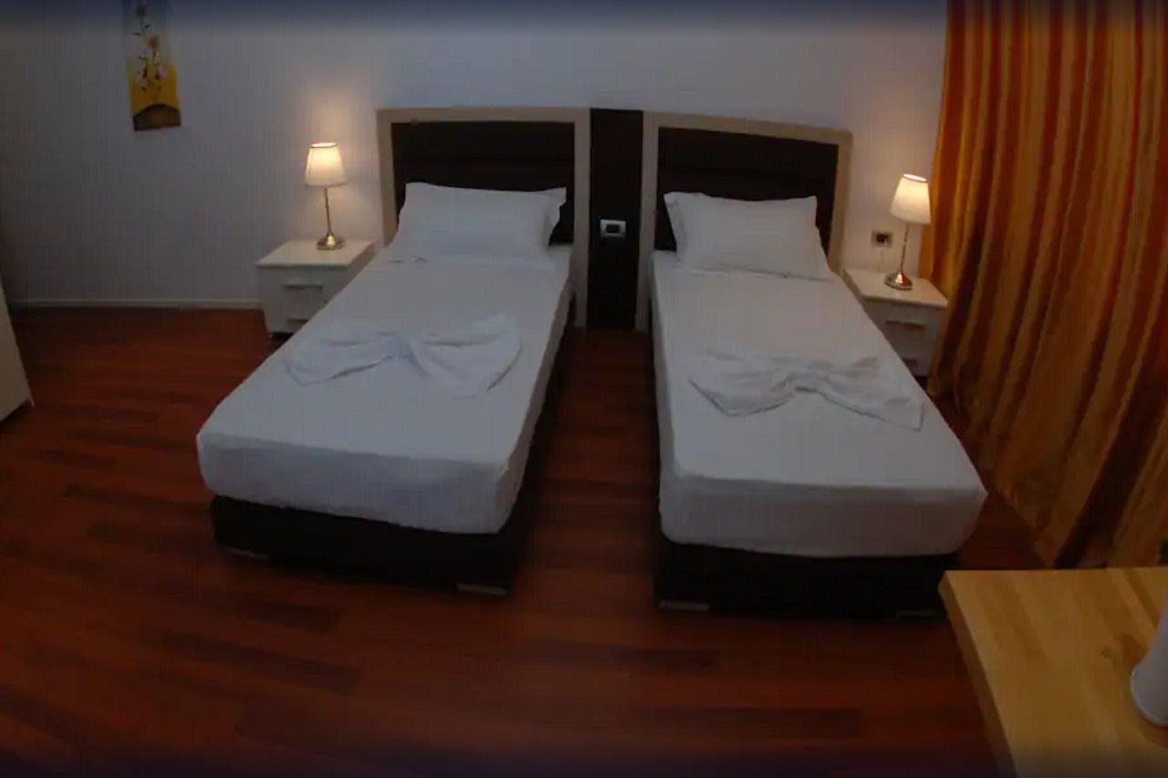 Nemesis Hotel Sarandë Eksteriør billede